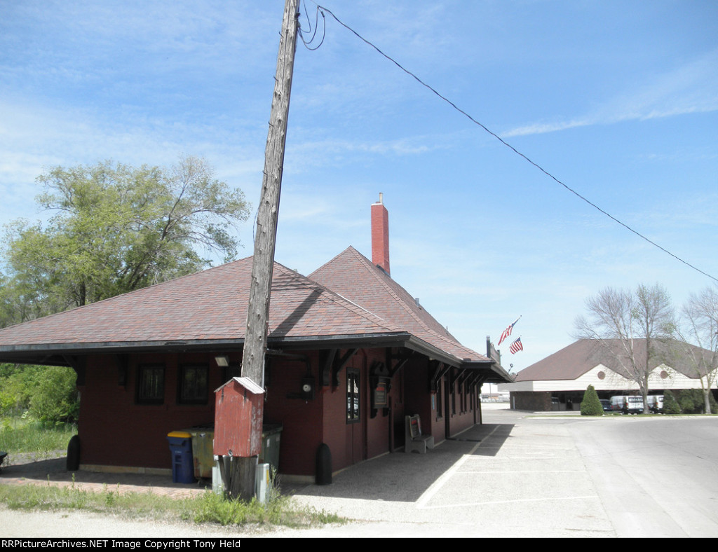 Milwaukee Depot On A Sunday